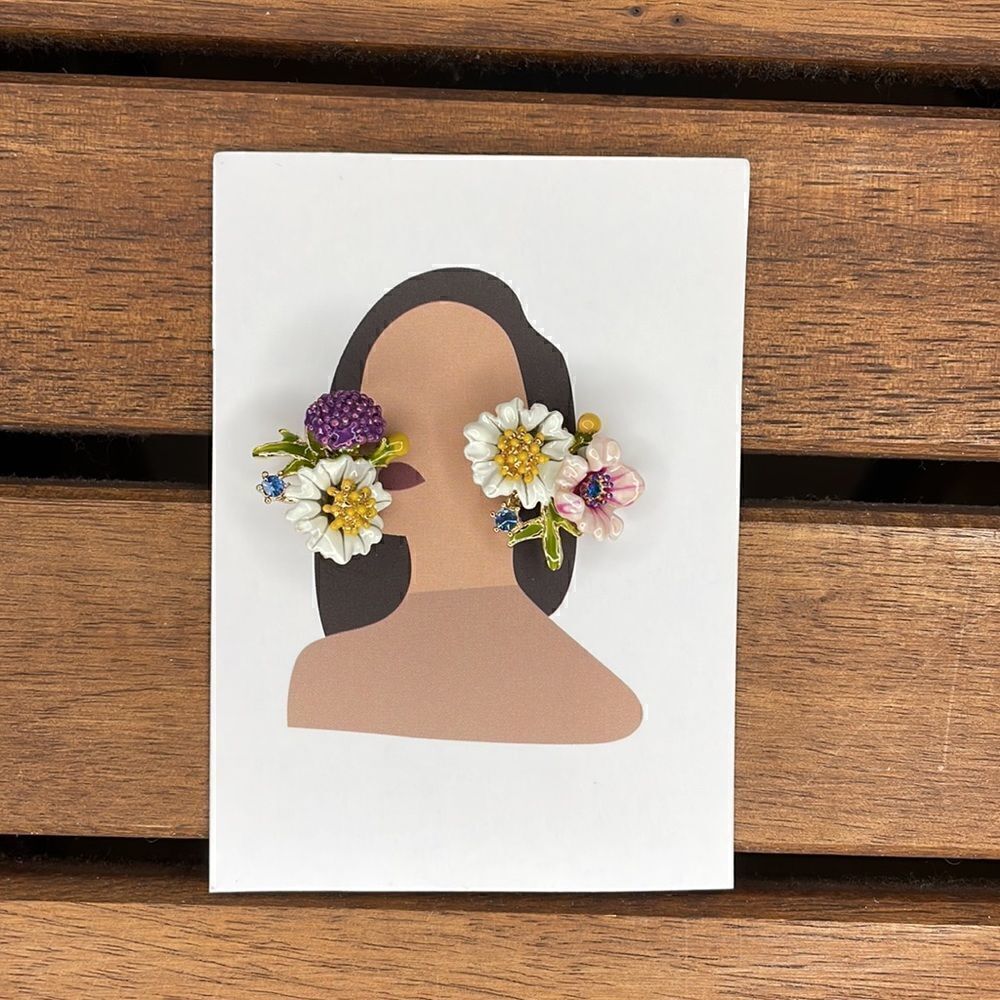 Flower stud earrings  